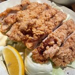 松本酒場 まえじ - 山賊焼847円　しっかり下味のついた一枚肉を豪快に揚げたもの　大きくて食べ応えあり　こちらも松本の名物