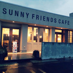 SUNNY FRIENDS CAFE - 外装もオシャレ！