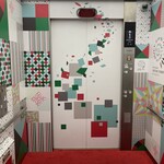 アクシュ カフェ - エレベーター内