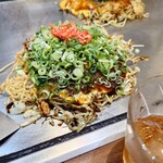 五エ門 - 料理写真:お好み焼き府中店スペシャル(そば)、カープ梅酒、広島焼き