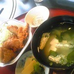 Nikudouraku Iroha - そぼろ丼定食のセット