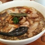 めんくま - 叉焼麺大盛、予想外のボリューム