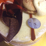 レ・グーテ - プレートの下に隠れてたマカロン様！これまた美味しい〜！