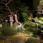 観鹿荘 - 部屋から見える庭の夜景