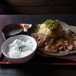 紗羅都伽 - 生姜焼き定食（税込み８５３円）