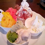 カネ保水産 - あるだけ全部乗せた♪10種類。3人でつついて食べました。