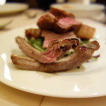 アンティーカ・トラットリーア・ノスタルジーカ - 仔羊骨付きロースのインパデッラ（2600円）