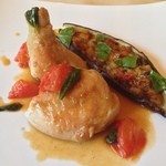 カーサ・デル・チーボ - 兎もも肉のコンフィと なすの詰め物グラタン イスキア風