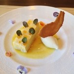 カーサ・デル・チーボ - パッションフルーツとバナナのムース ココナッツのソルベット添え