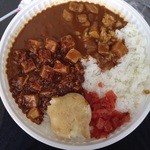 頑固オヤジのカレー - 麻婆豆腐カレー800円・込)