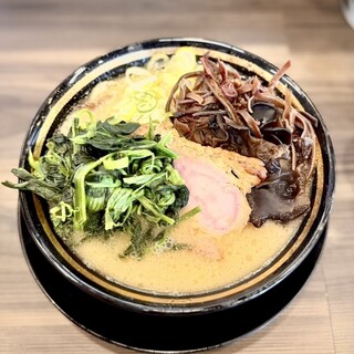 王道家直系 家系ラーメン がく_0