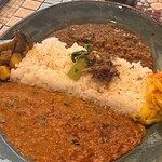 本と喫茶のゲンショウシャ - 