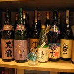 Shunsai Gongou - 焼酎と日本酒のボトル。