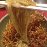 ジャスミン タイ - カオソーイガイ：上は揚げ麺、下は玉子麺