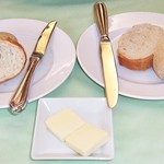 クーポール - 2人分のパンとバター