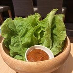 精肉卸問屋直営焼肉店 牛次郎 - チシャ