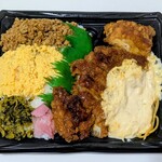 ファミリーマート - 3色そぼろ＆チキン南蛮弁当