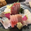 路地裏にじや