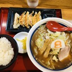 8番らーめん - 料理写真: