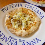 PIZZERIA&BAR NONNA ANNA - パターテ・エ・フンギ