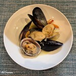 Bistro Libelula - 5種の貝のワイン蒸し