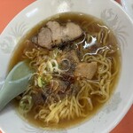 中華飯店 華宴 - ラーメンはシンプルで美味い