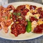 金龍園 - カルビ(バラ) 1,200円・ハラミ 1,100円・ハツ 600円