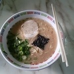 丸星ラーメン - らーめん：４００円（平成２７年４月）