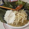 ラーメンショップ 椿 - 料理写真:ねぎとろろラーメン/のり(¥900/¥100)
