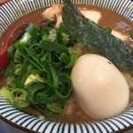 ラーメン 豚きん - 濃厚半熟味玉豚骨ラーメン