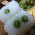 Kyoshumi Hisaiwa - うすい豆がのったご飯