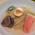 牛たん炭焼 利久 - 冷麺にも牛タンが入ってます♪