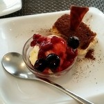 ビストロカフェ　ラピス - ★デザート(バニラアイス・ティラミス)