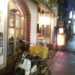 とある雨の日の夜の外観