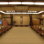 つきじ治作 - 百畳大広間