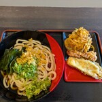 伊予製麺 - わかめうどん（大）・野菜かきあげ・とり天・なす天