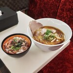 麺Louis - 料理写真:醤油ラーメンとチャーシュー丼