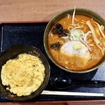 札幌 みその - 料理写真:旨辛味噌ラーメン2辛+エッグライス