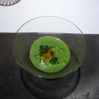 ラ ペ - サラダ菜のブルーテ　キュウリジュレ添え