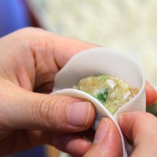 全部10種多汁餃子都是手工製作的。