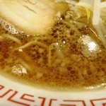 まこと屋 - スープの表情　見た目よりオイル度強く口にまとわりつく