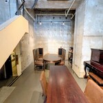 月花舎 - 店内