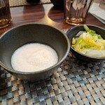 牛タンの店 赤間精肉店 - 熟成塩仕込み牛たん定食(2350円)　とろろ&お新香