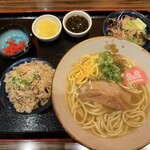 沖縄料理 新垣家 - 沖縄そばセット 900円