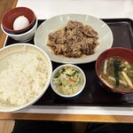 すき家 - 料理写真:夜すき 牛カルビ焼肉定食