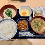 吉野家 - 料理写真:納豆定食(冷汁変更)、とろろおくら、キムチ