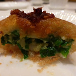 家全七福酒家 SEVENTH SON RESTAURANT - 飲茶（ニラ入り揚げもち）断面