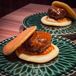 焼肉 うしみつ一門 - どら焼きハンバーグサンド