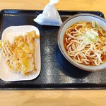 日和製麺 - 料理写真:かけうどん・並、えのき天ぷら、おむすび・昆布。