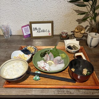 しあわせ島ごはん まどみ_0